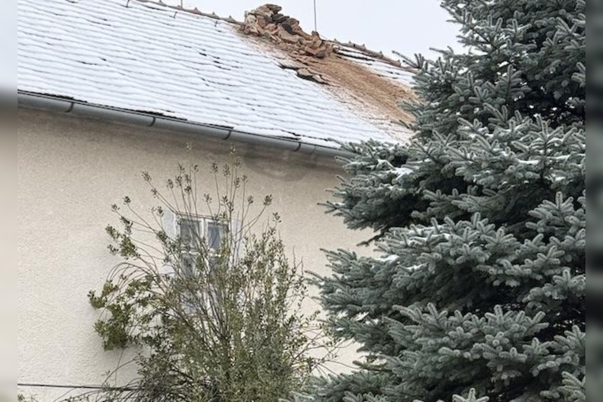 FOTO: Sobotné zemetrasenie poškodilo 350-ročný kostol v Báči, foto 3