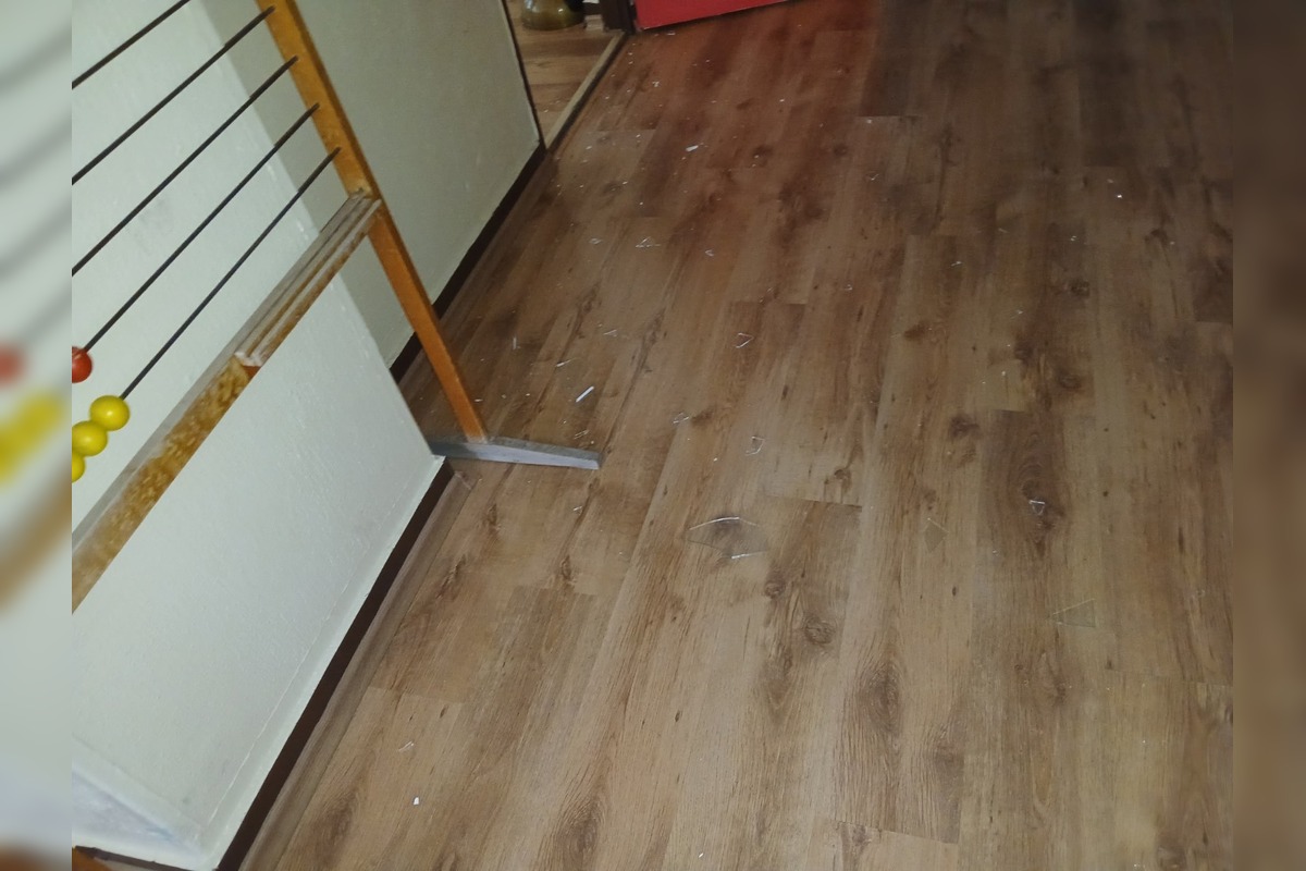 FOTO: Škody po zemetrasení na ZŠ s MŠ vo Veľkej Pake, foto 2