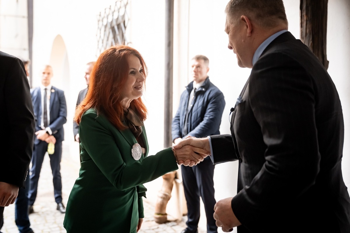 FOTO: Robert Fico na diskusii v Trnave, foto 2