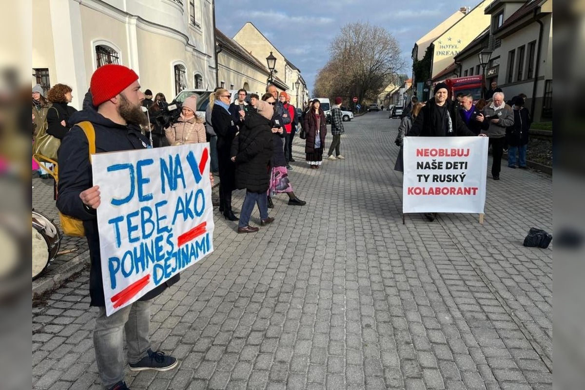 FOTO: Protest študentov a aktivistov proti diskusii premiéra Fica, foto 3