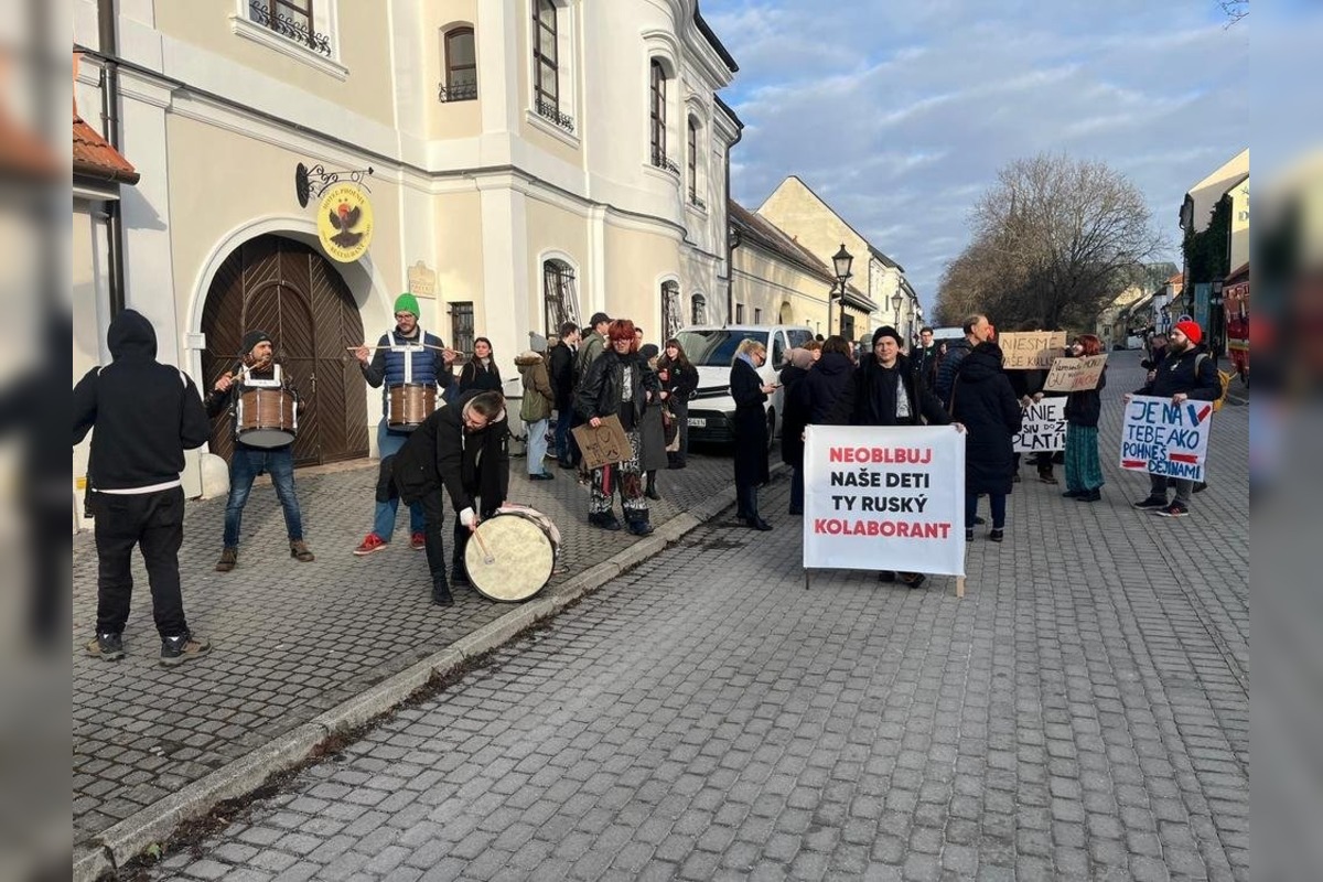 FOTO: Protest študentov a aktivistov proti diskusii premiéra Fica, foto 4