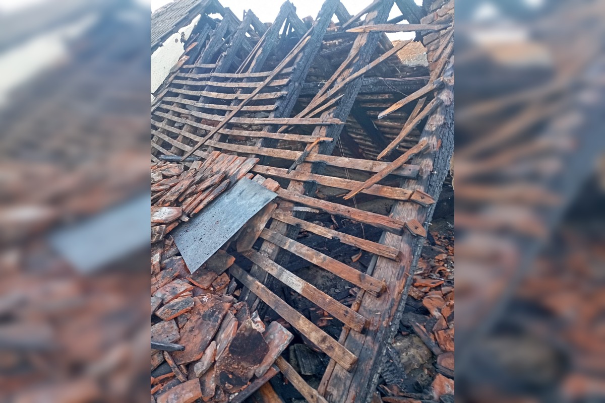 FOTO: Požiar strechy domu v Šaštíne-Strážach, foto 6