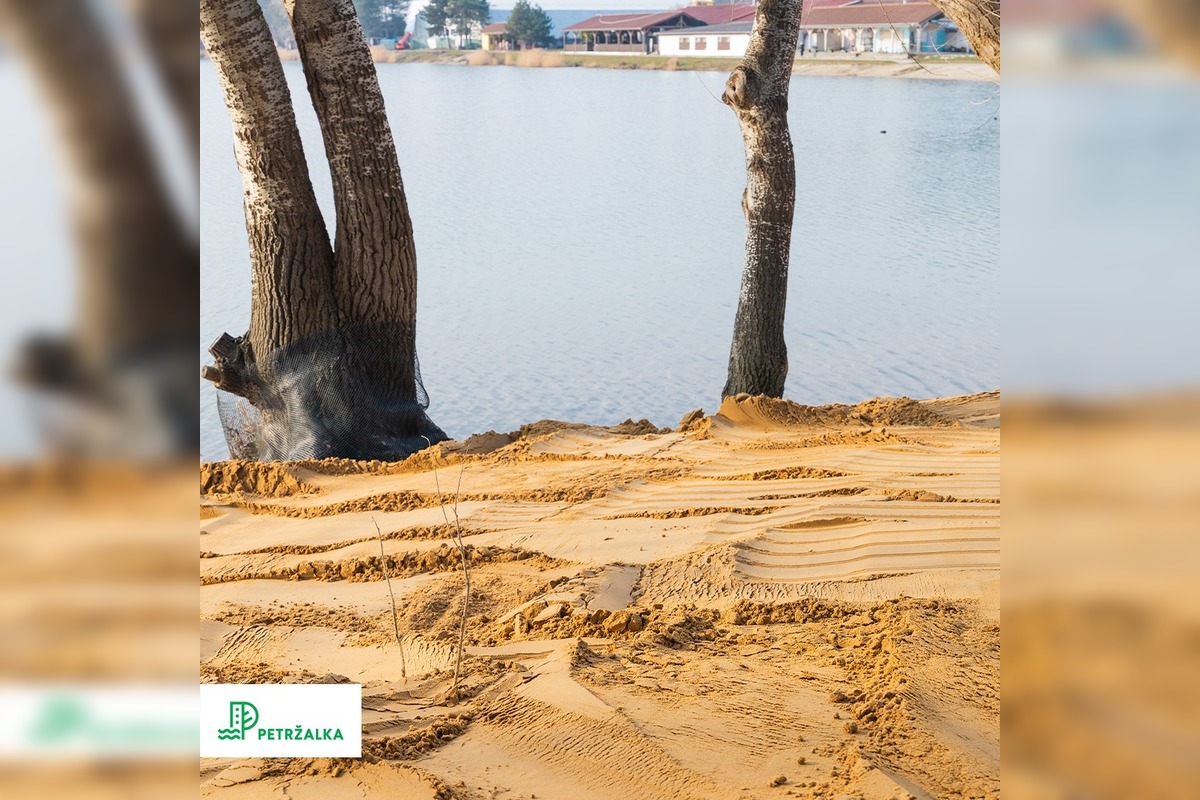 FOTO: Na Senci vzniká malé slovenské Tahiti., foto 4