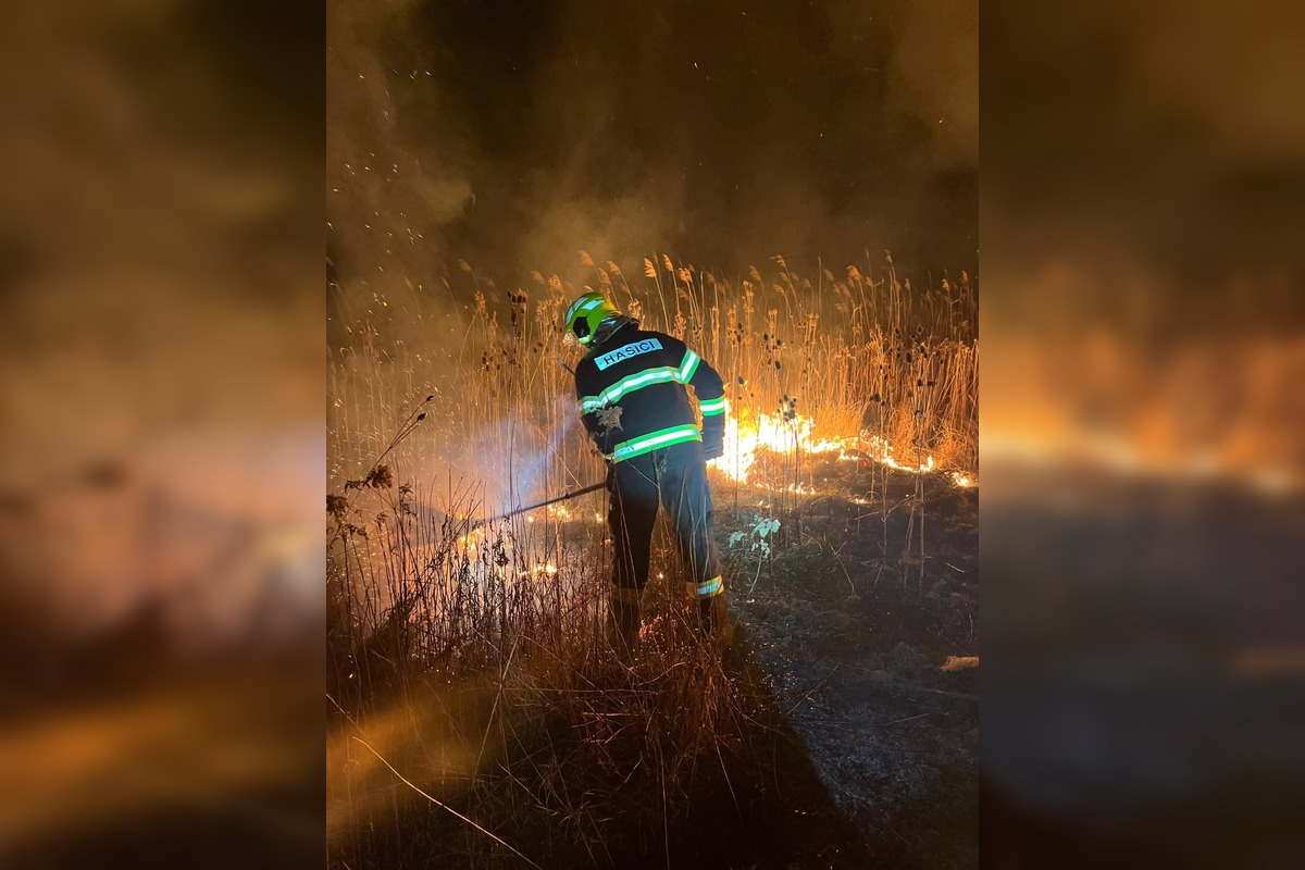 FOTO: Požiar suchého porastu v Kamennom mlyne, foto 3