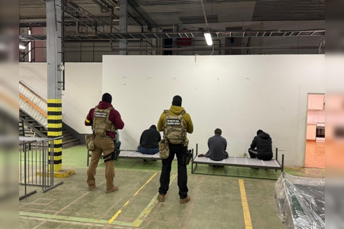 FOTO: V okresoch Topoľčany a Trnava prebehol obrovský zásah colníkov, odhalili nelegálnu výrobňu cigariet, foto 2