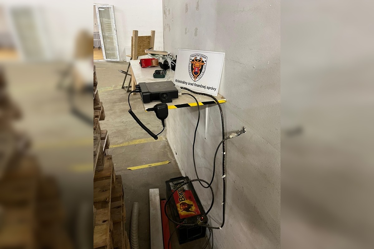 FOTO: V okresoch Topoľčany a Trnava prebehol obrovský zásah colníkov, odhalili nelegálnu výrobňu cigariet, foto 8