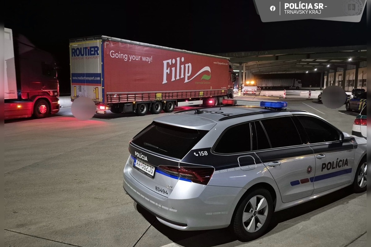 FOTO: Ranná kontrola na D2 odhalila opitých vodičov, foto 6