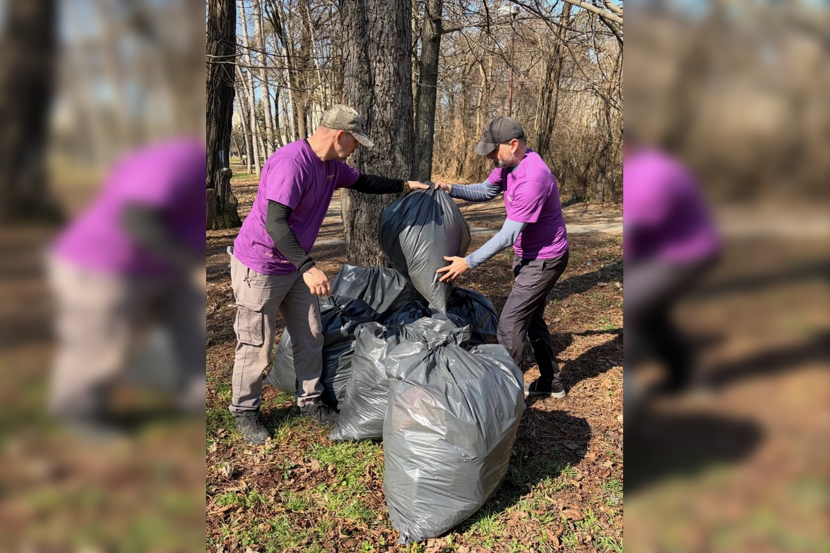 FOTO: Trnavčania sa spojili pre dobrú vec - upratali okolie Kamenného mlyna, foto 2
