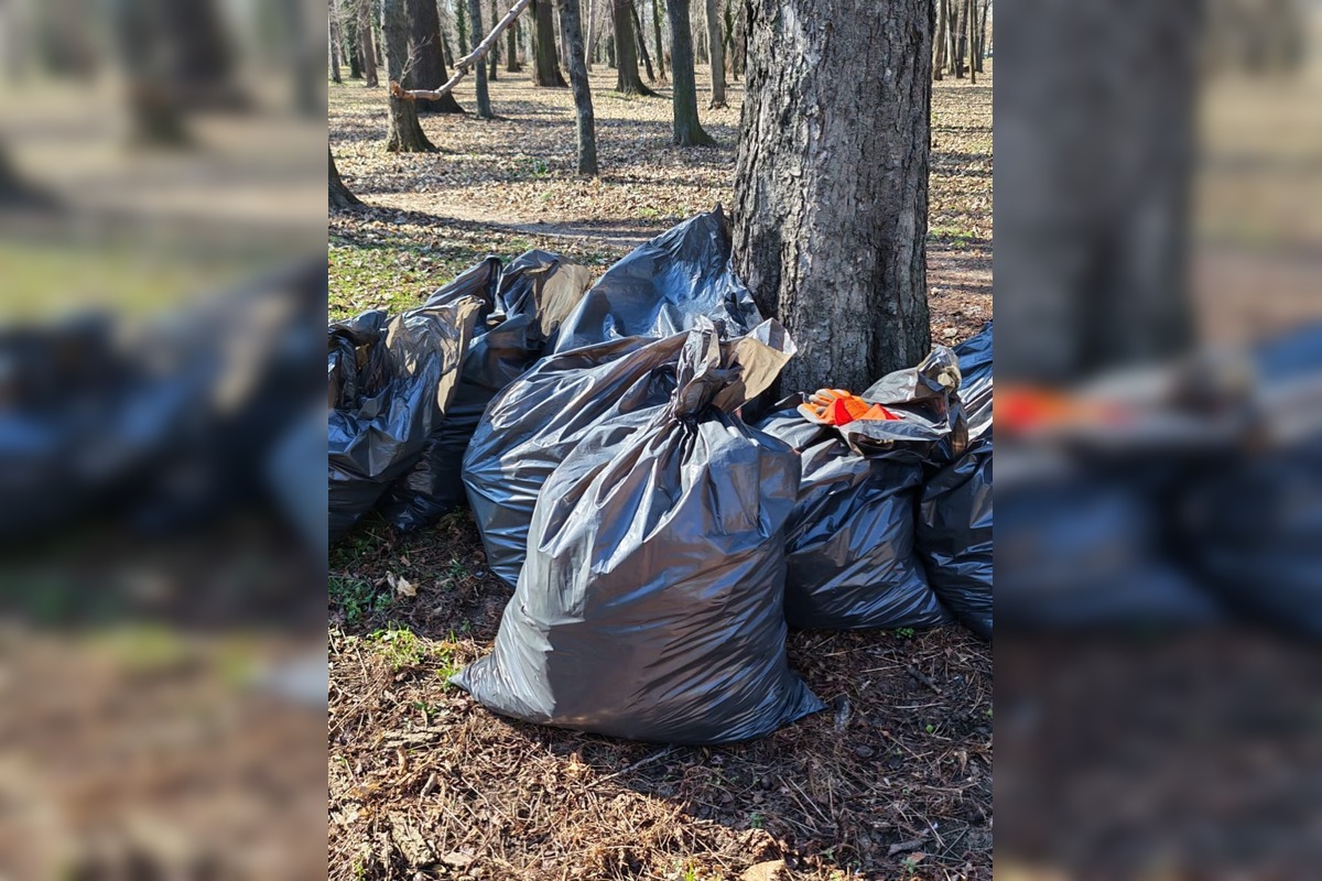 FOTO: Trnavčania sa spojili pre dobrú vec - upratali okolie Kamenného mlyna, foto 3