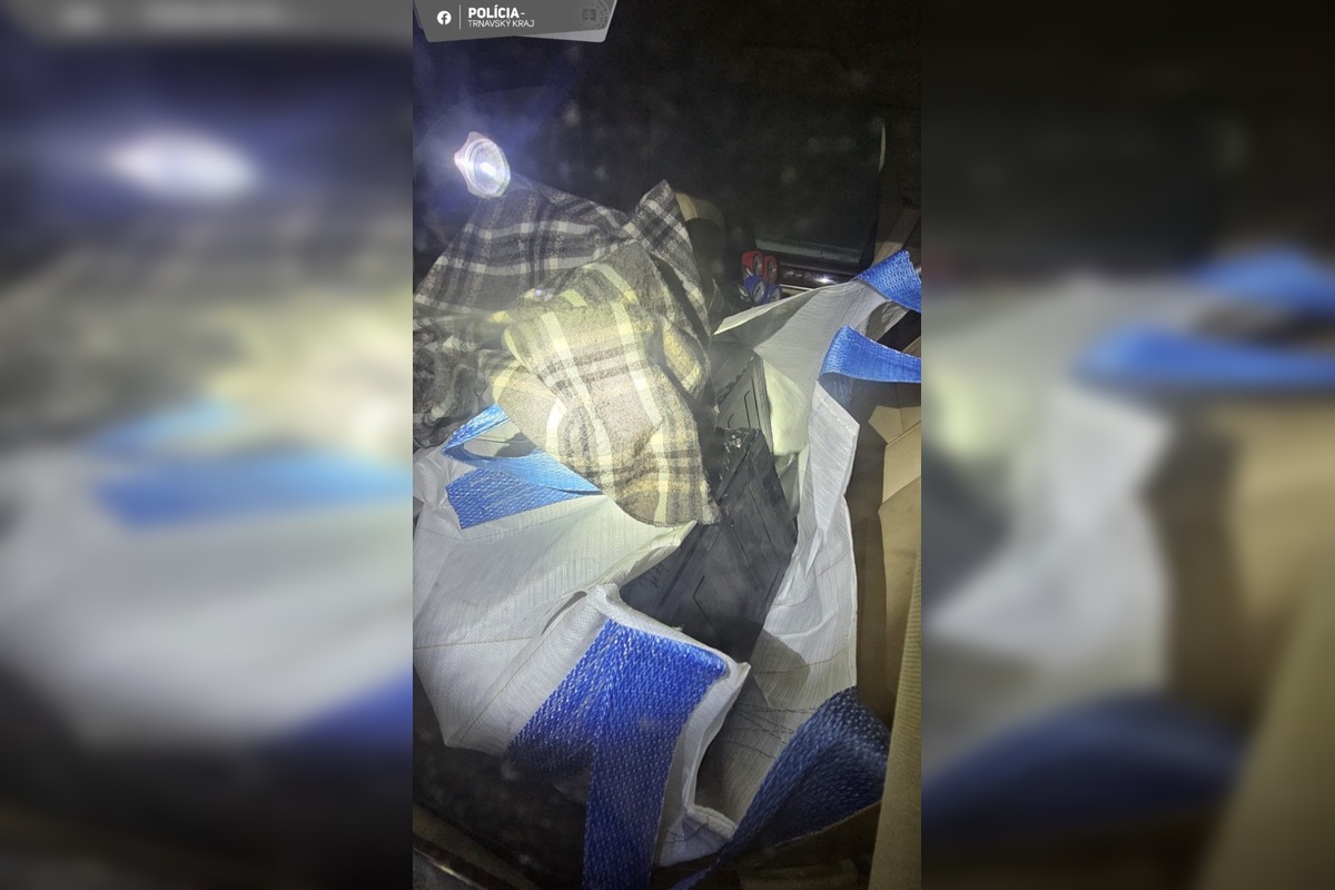 FOTO: Kriminalisti odhalili, kto stojí za výbuchom bankomatu v Dolných Salibách, foto 2