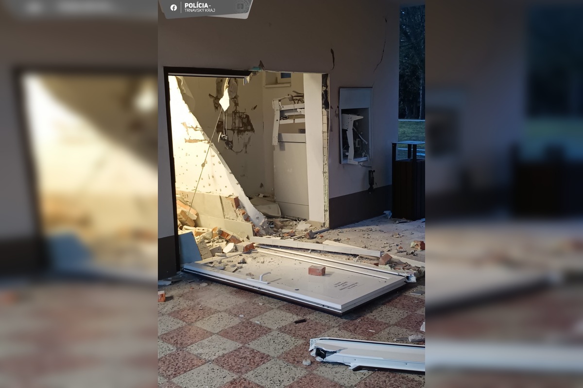 FOTO: Kriminalisti odhalili, kto stojí za výbuchom bankomatu v Dolných Salibách, foto 4