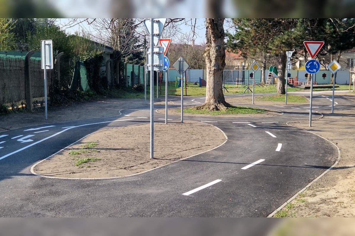 FOTO: Malí vodiči sadli za volant. V Piešťanoch otvorili moderné dopravné ihrisko pre deti, foto 6