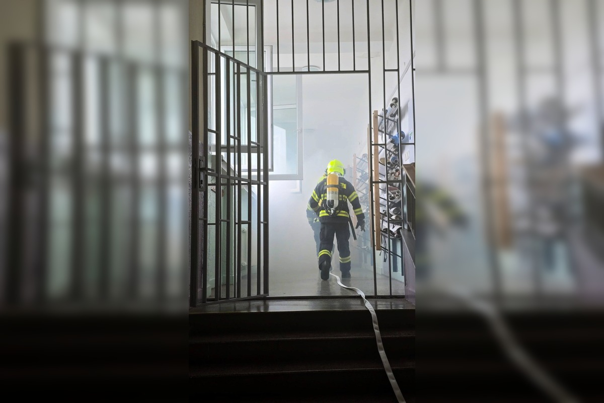 FOTO: Na Základnej škole v Čiernom Brode zasahovali hasiči, foto 6