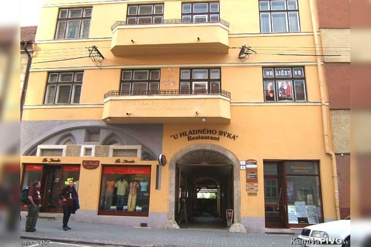 FOTO: Trnavčania si zaspomínali na podniky, ktoré im v meste najviac chýbajú, foto 1