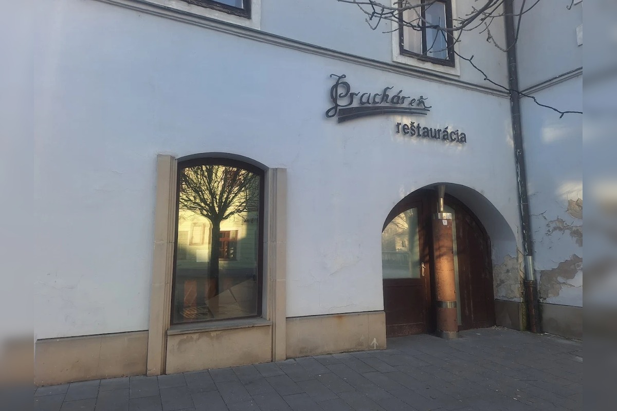 FOTO: Trnavčania si zaspomínali na podniky, ktoré im v meste najviac chýbajú, foto 2