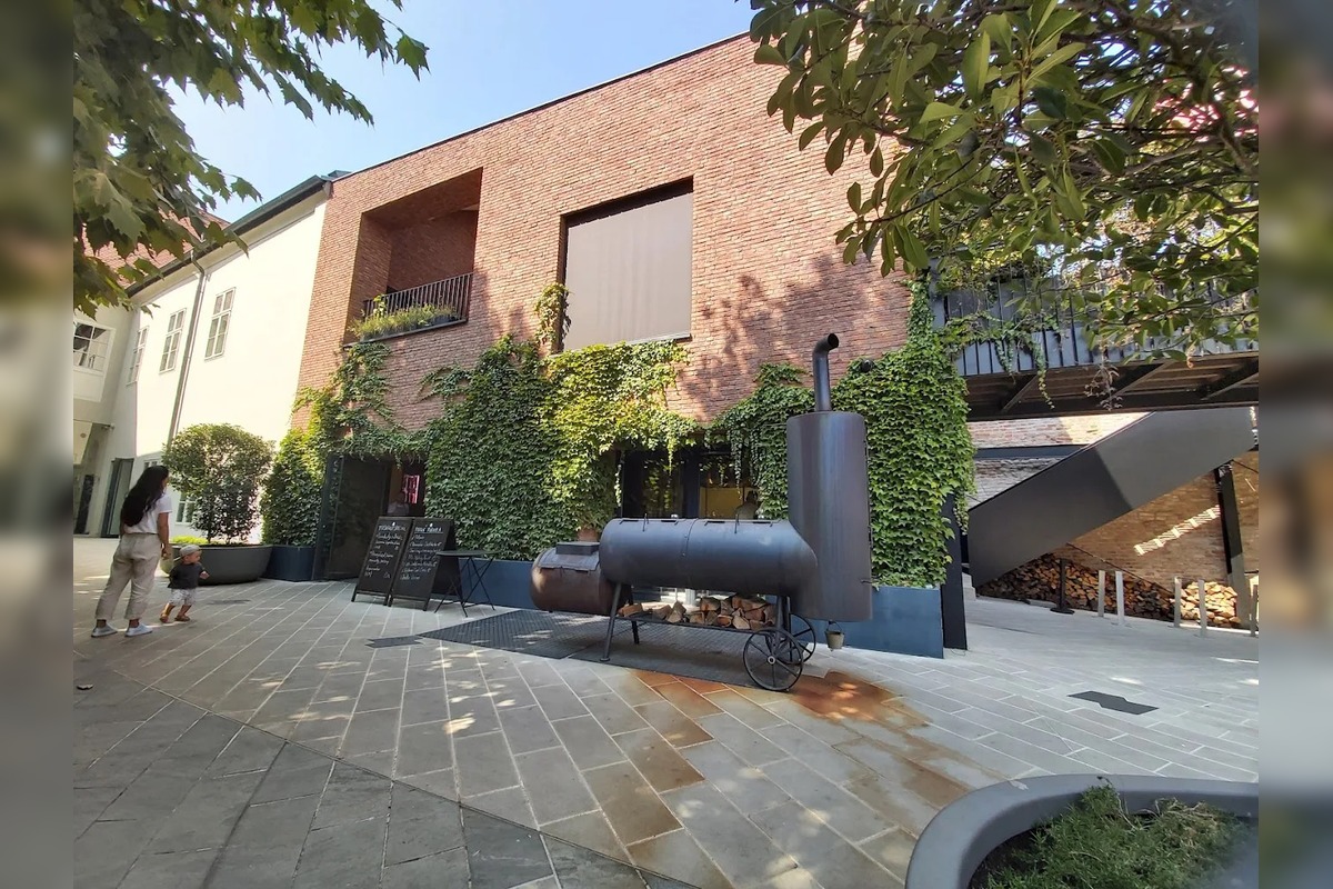 FOTO: Trnavčania si zaspomínali na podniky, ktoré im v meste najviac chýbajú, foto 4