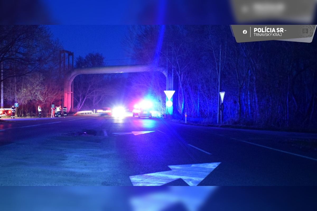 FOTO: Polícia rieši nehodu pri Červeníku, foto 1