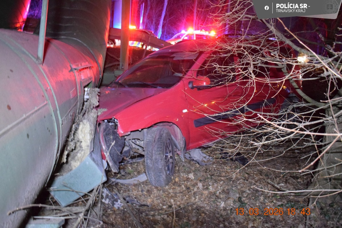 FOTO: Polícia rieši nehodu pri Červeníku, foto 3