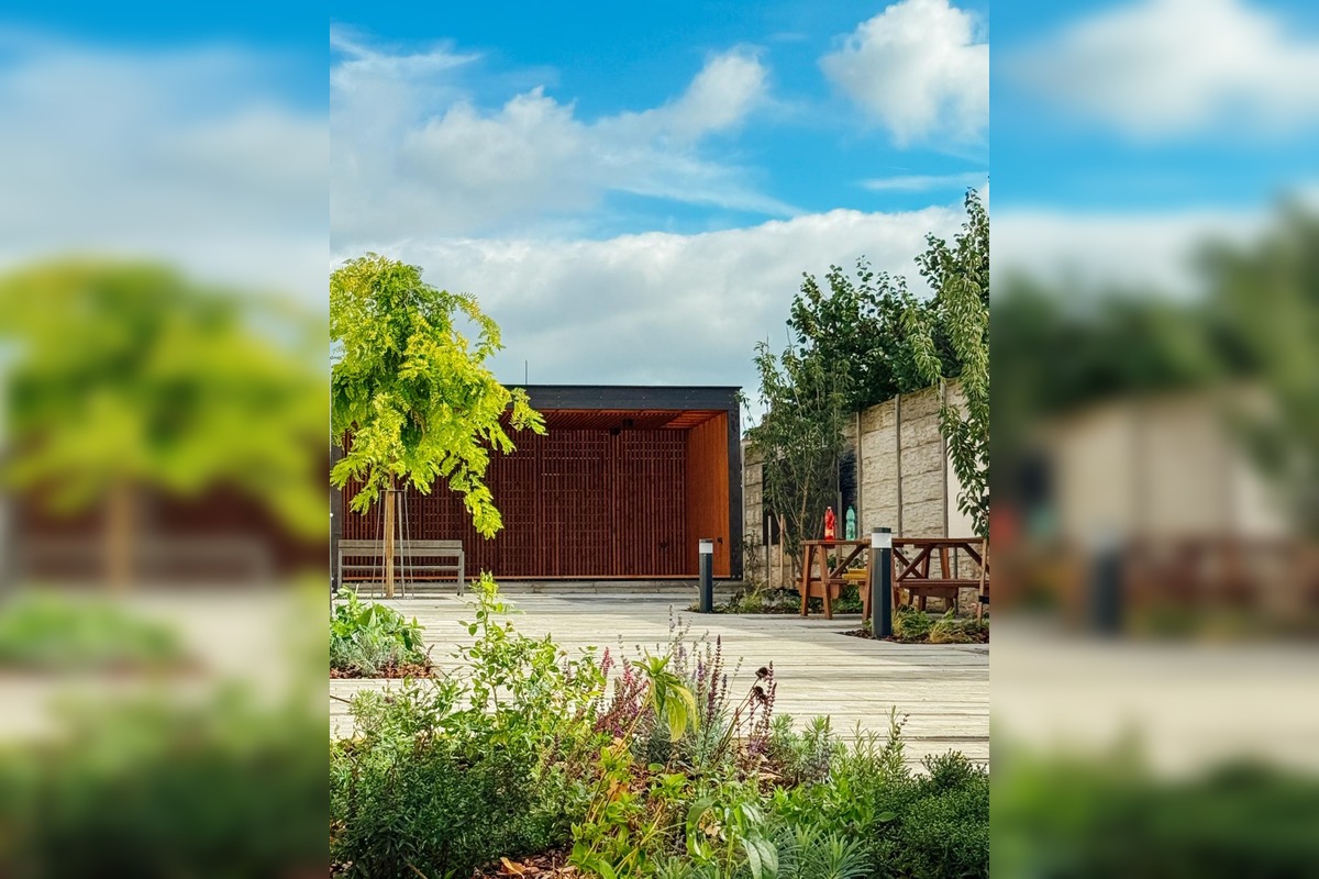 FOTO: V Modranke sa skrášli priestor pred kultúrnym domom, foto 3