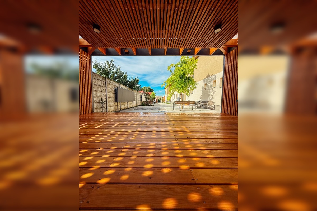 FOTO: V Modranke sa skrášli priestor pred kultúrnym domom, foto 5