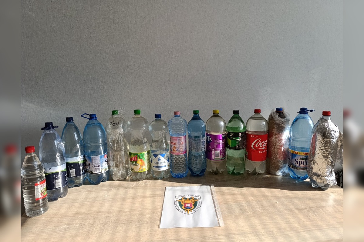 FOTO: Kontrola na diaľnici odhalila nelegálny alkohol, foto 3