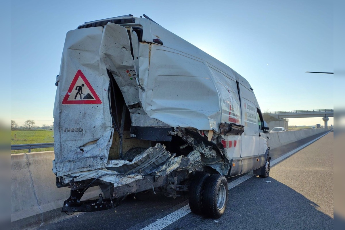 FOTO: Vrtuľník zasahoval pri nehode na diaľnici R7 pri Šamoríne, foto 1