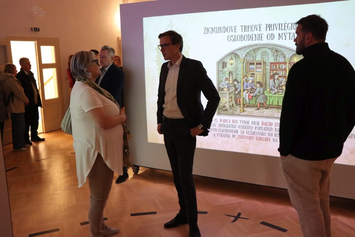 FOTO: Otvorenie výstavy k 770. výročiu mesta Senica, foto 7