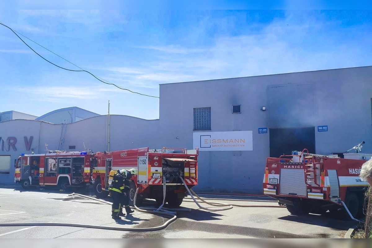 FOTO: V areáli automobilovej spoločnosti v Holíči vypukol požiar, foto 4