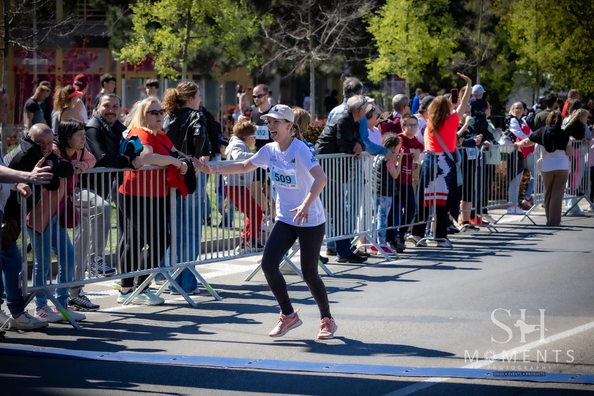 FOTO: Klobúk dolu!  91-ročný Dezider sa postavil na štart preteku v Galante, zdolal ho bez problémov, foto 6