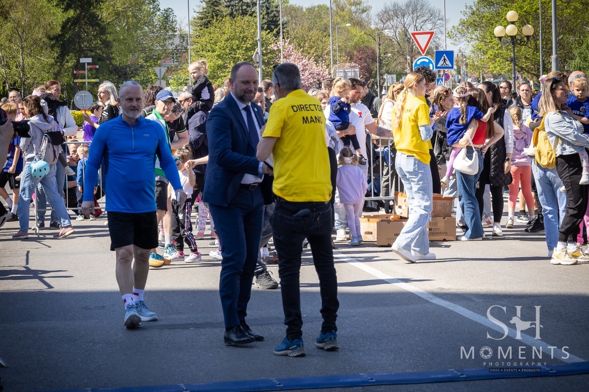 FOTO: Klobúk dolu!  91-ročný Dezider sa postavil na štart preteku v Galante, zdolal ho bez problémov, foto 8