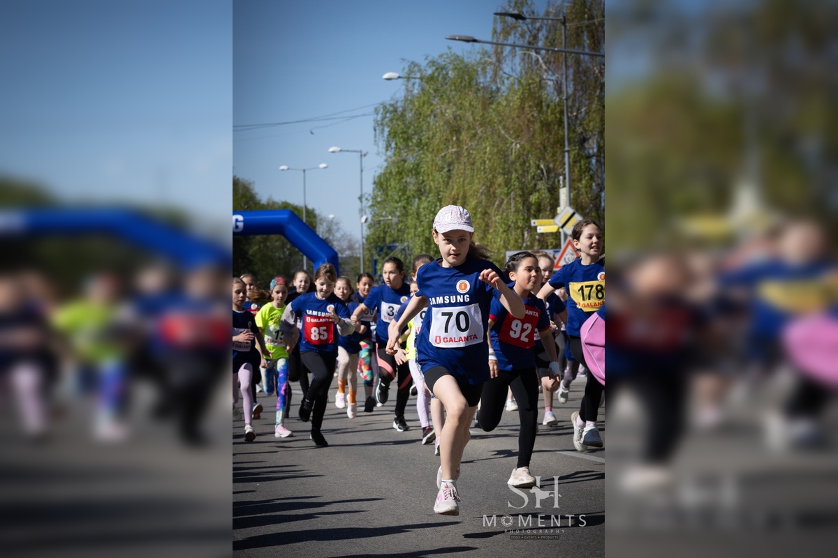 FOTO: Klobúk dolu!  91-ročný Dezider sa postavil na štart preteku v Galante, zdolal ho bez problémov, foto 12