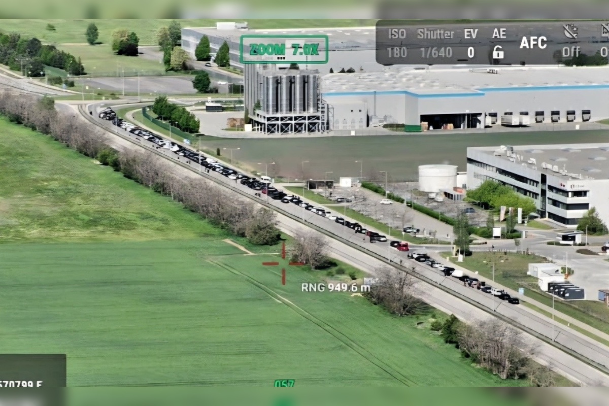 FOTO: Na derby v Trnave to vrelo. Horiace šály, dym na tribúnach a masívne policajné manévre, foto 7