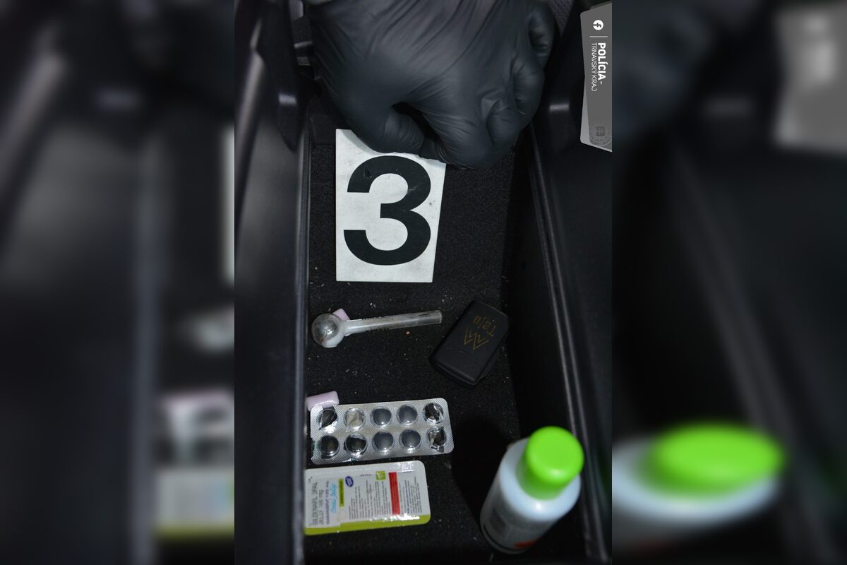 FOTO: Polícia v okrese Galanta klepla po prstoch ďalšiemu dílerovi drog, foto 2