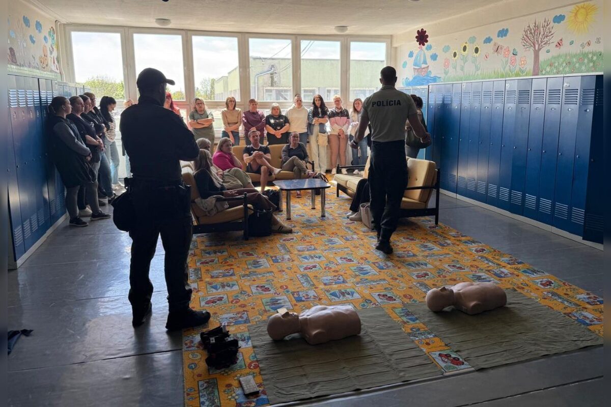 FOTO: V škole v Šoporni prebehlo cvičenie pedagógov a zamestnancov, foto 2