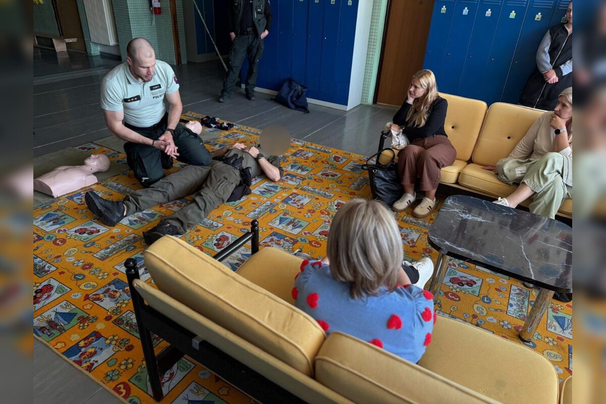 FOTO: V škole v Šoporni prebehlo cvičenie pedagógov a zamestnancov, foto 4