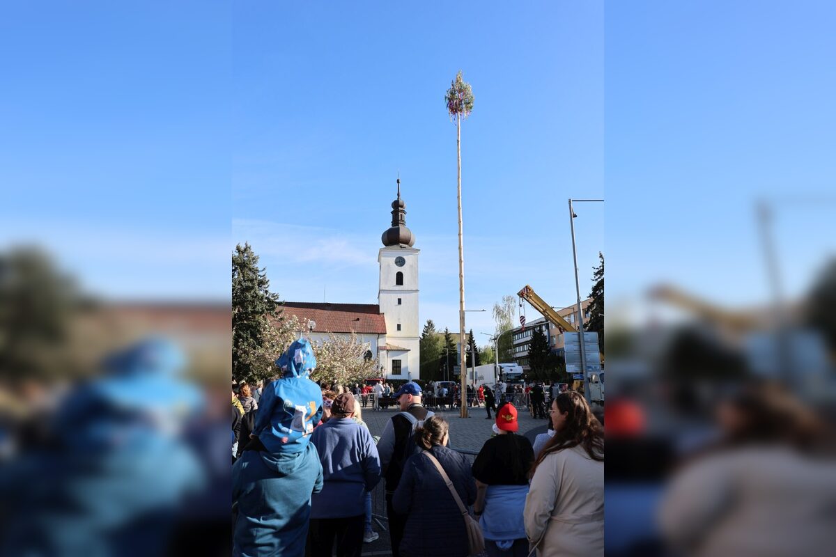 FOTO: Takto vyzeralo stavanie májov v Trnavskom kraji, foto 1
