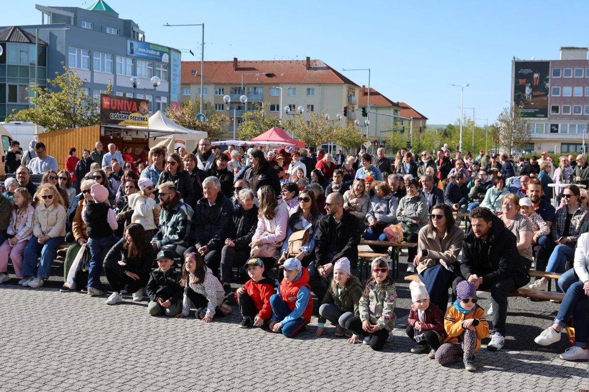 FOTO: Takto vyzeralo stavanie májov v Trnavskom kraji, foto 20