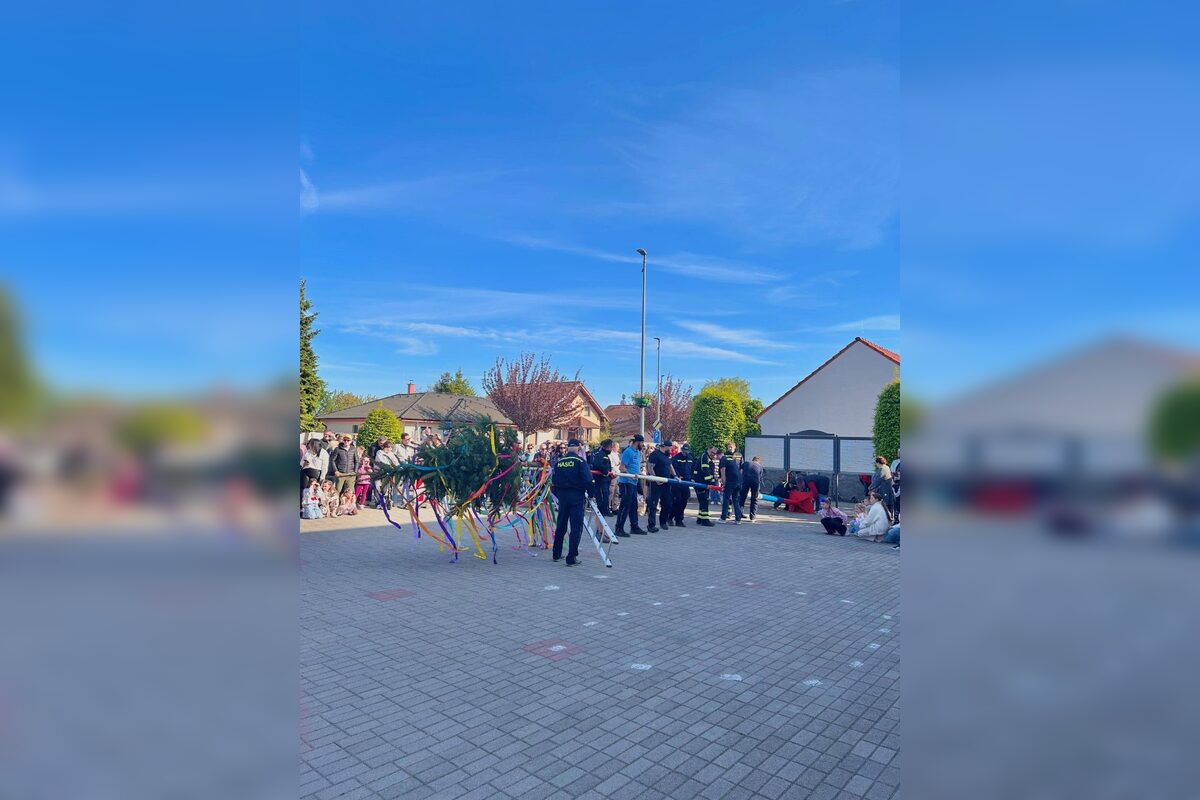 FOTO: Takto vyzeralo stavanie májov v Trnavskom kraji, foto 37