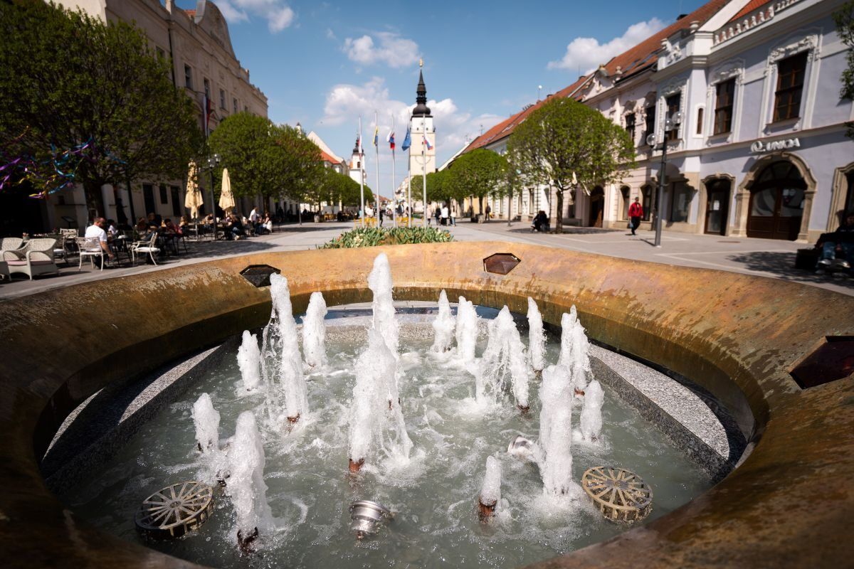 FOTO: Pozrite sa ako po 12 rokoch vyzerá obnovená fontána v Trnave. V Piešťanoch by sa mohli inšpirovať  , foto 2