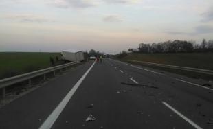Dopravná nehoda pri Trnave, BMW sa zrazilo s nákladným autom