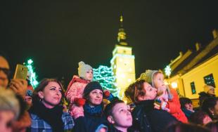 Mikuláš a deti rozžiarili Trnavu, pozrite sa aká krásna atmosféra zavládla v meste 5. decembra