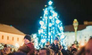 Mikuláš a deti rozžiarili Trnavu, pozrite sa aká krásna atmosféra zavládla v meste 5. decembra