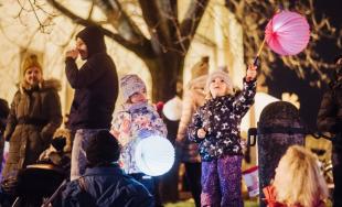 Mikuláš a deti rozžiarili Trnavu, pozrite sa aká krásna atmosféra zavládla v meste 5. decembra