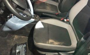 Zlodejov prichytili pri čine, pri pokuse o útek zdevastovali 2 policajné autá, jeden z nich zomrel