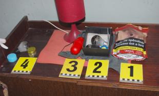 Polícia našla drogy v Jalšovom, pri prehliadke zaistili metamfetamín a konope v hodnote cez 2 tisíc