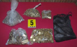 Polícia našla drogy v Jalšovom, pri prehliadke zaistili metamfetamín a konope v hodnote cez 2 tisíc