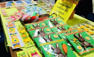 Veľkonočné trhy klientov sociálnych zariadení opäť spríjemnili atmosféru na Úrade TTSK