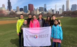 9 žiakov z Trnavy sina medzinárodnej súťaži v robotike v americkom Detroite vybojovali 3. miesto