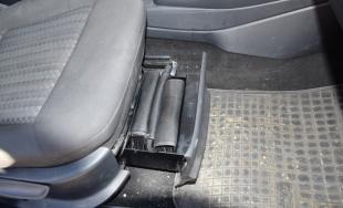 Trnavskí policajti zadržali 2 Košičanov, muži sú podozrivý z krádeže vecí zo zaparkovaného auta