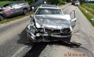 12 dopravných nehôd,C 14 zranených, 2 zadržané vodičské preukazy - to je bilancia víkendu na cestách